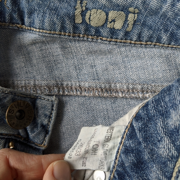 Silver 'Toni' jeans light wash size 26 - Picture 3 of 6